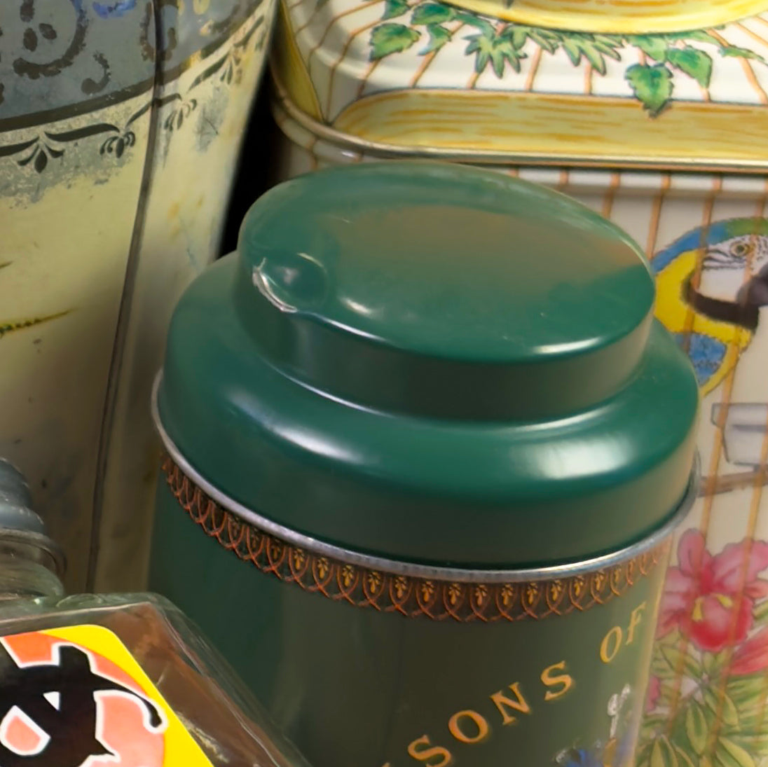 Small Piccadilly Tea Tin